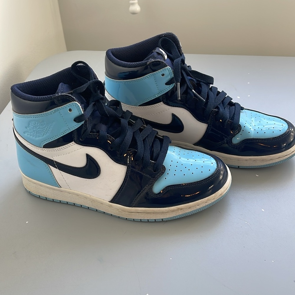 Nike Air Jordan 1 High Tops - Picture 2 of 3